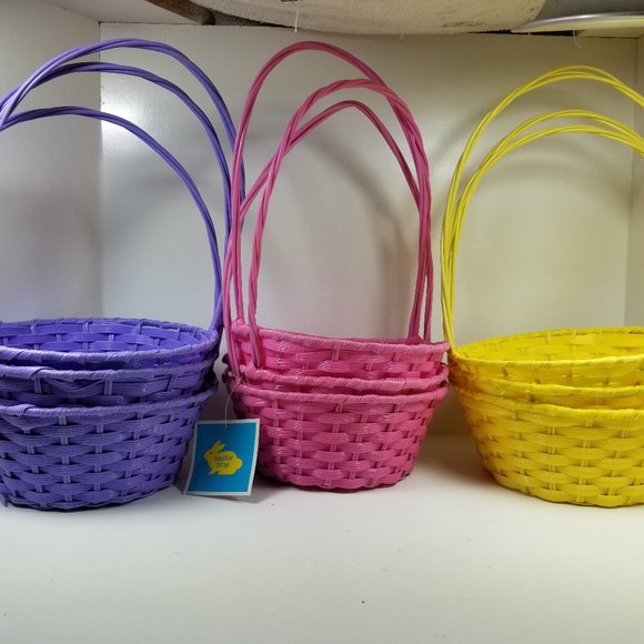 Set of 9 ester Basket's plastic and wire 6" bottom, 8 1/4" upper rim 12.5" Heigh - Picture 2 of 13